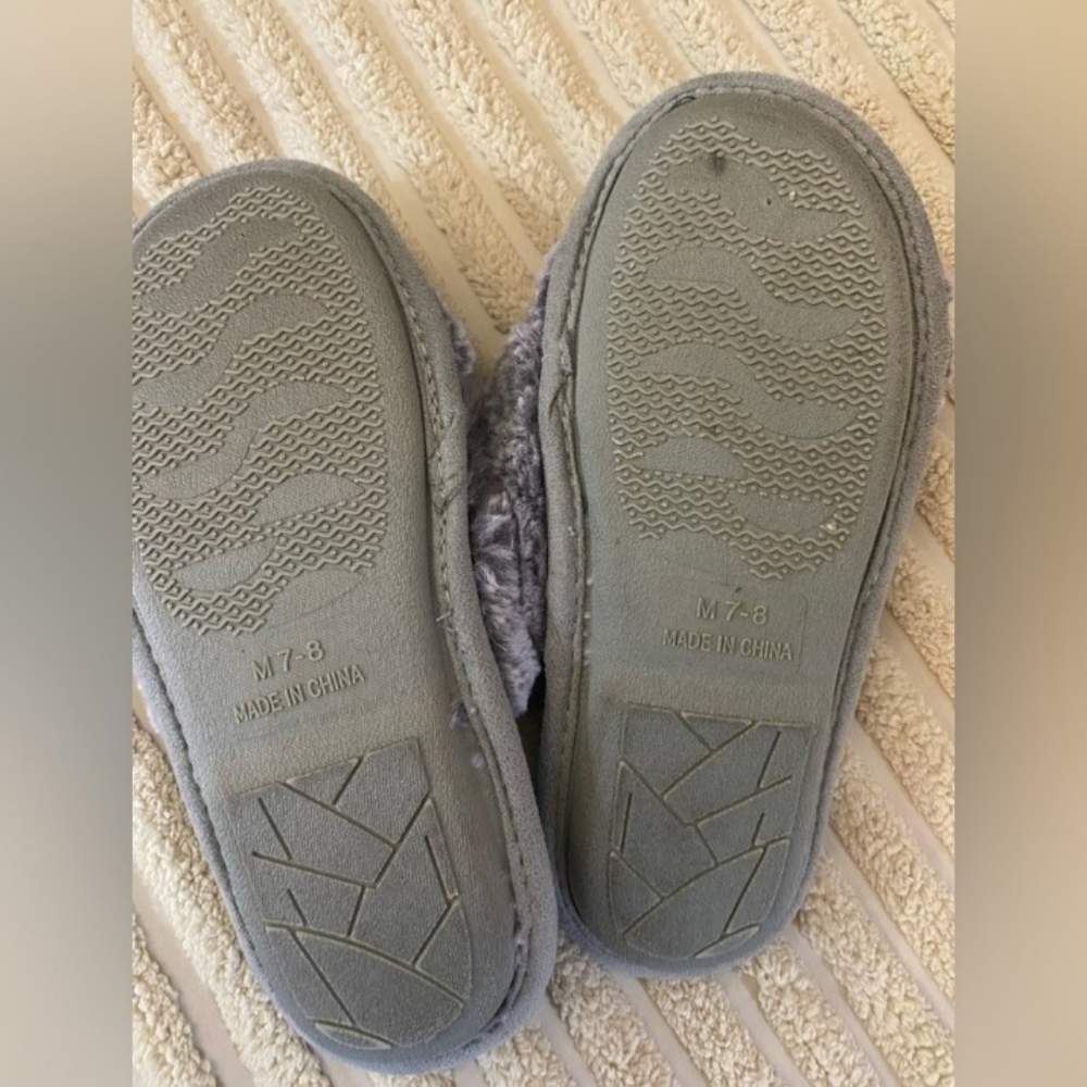 SPORTO Grey Fur Slides - Picture 6 of 6